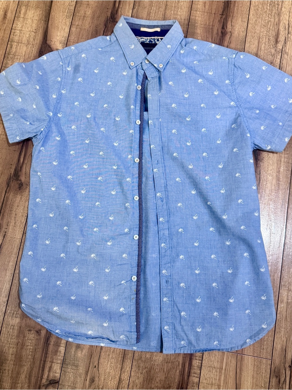 Men's Short-Sleeve Button-Down Shirt in Light Blue with Palm Print
